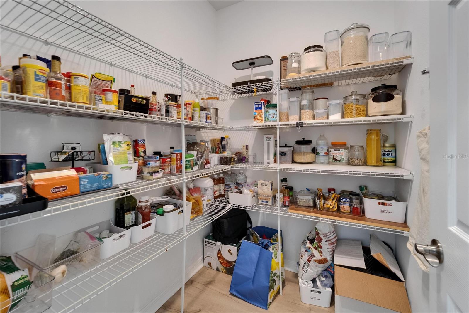Listing photo id 21 for 7307 Gulf Cypress Avenue