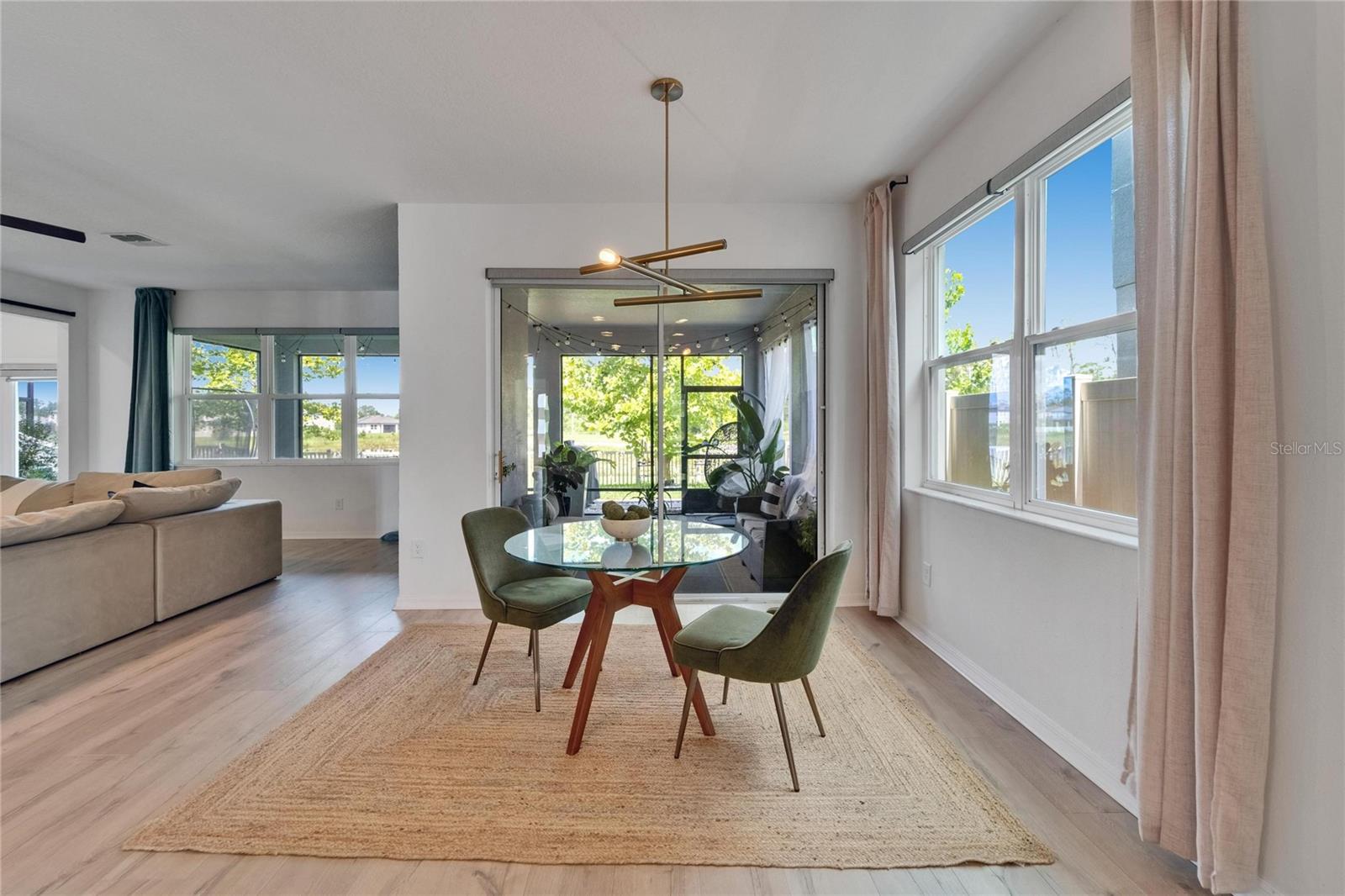 Listing photo id 23 for 7307 Gulf Cypress Avenue