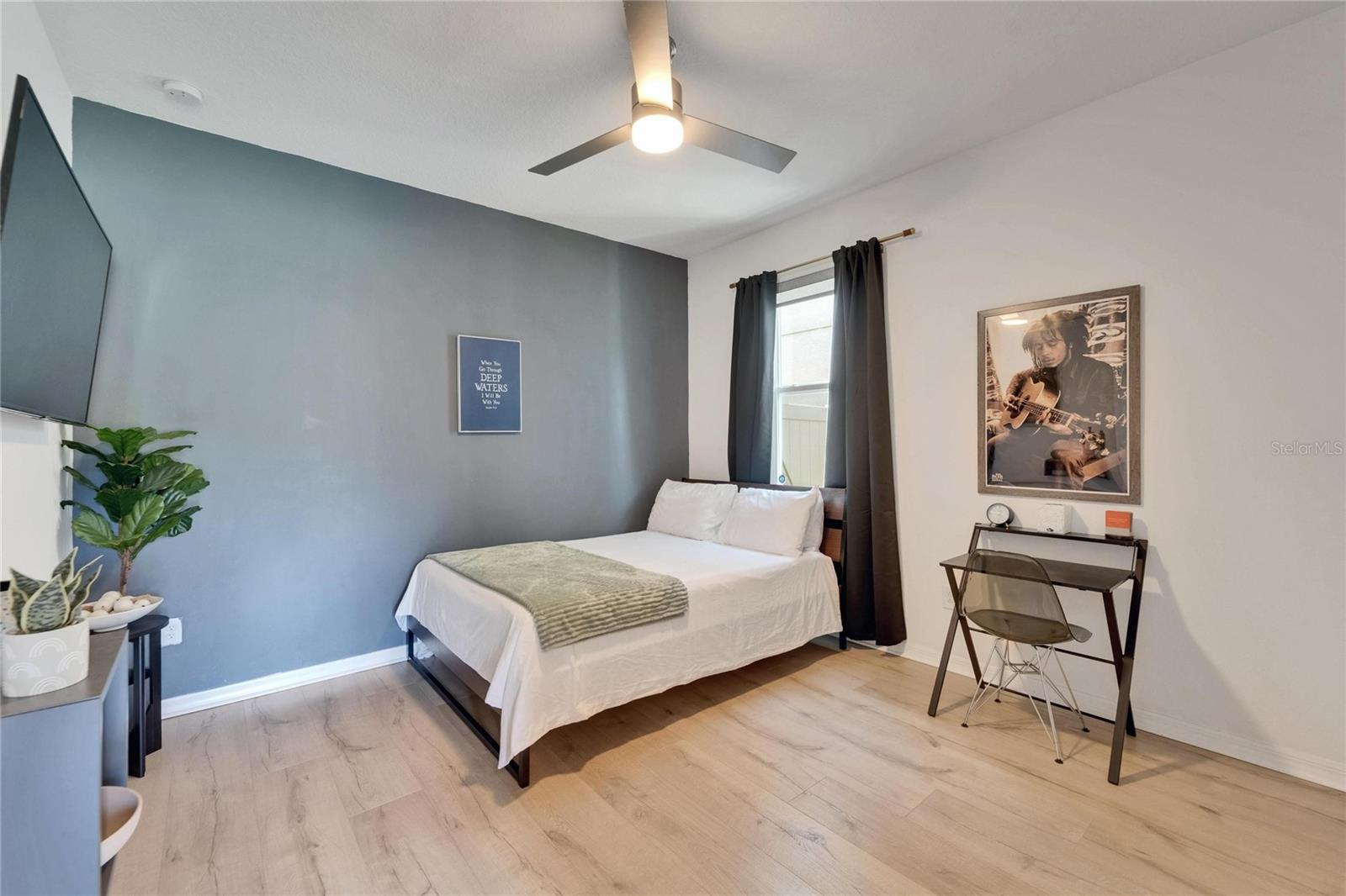 Listing photo id 30 for 7307 Gulf Cypress Avenue