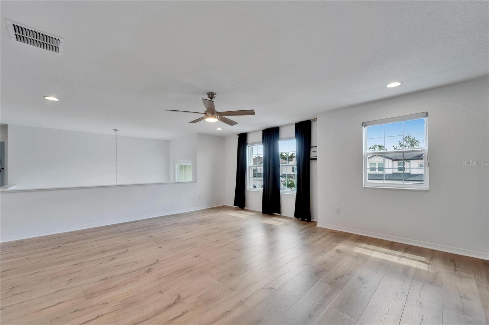 Listing photo id 39 for 7307 Gulf Cypress Avenue