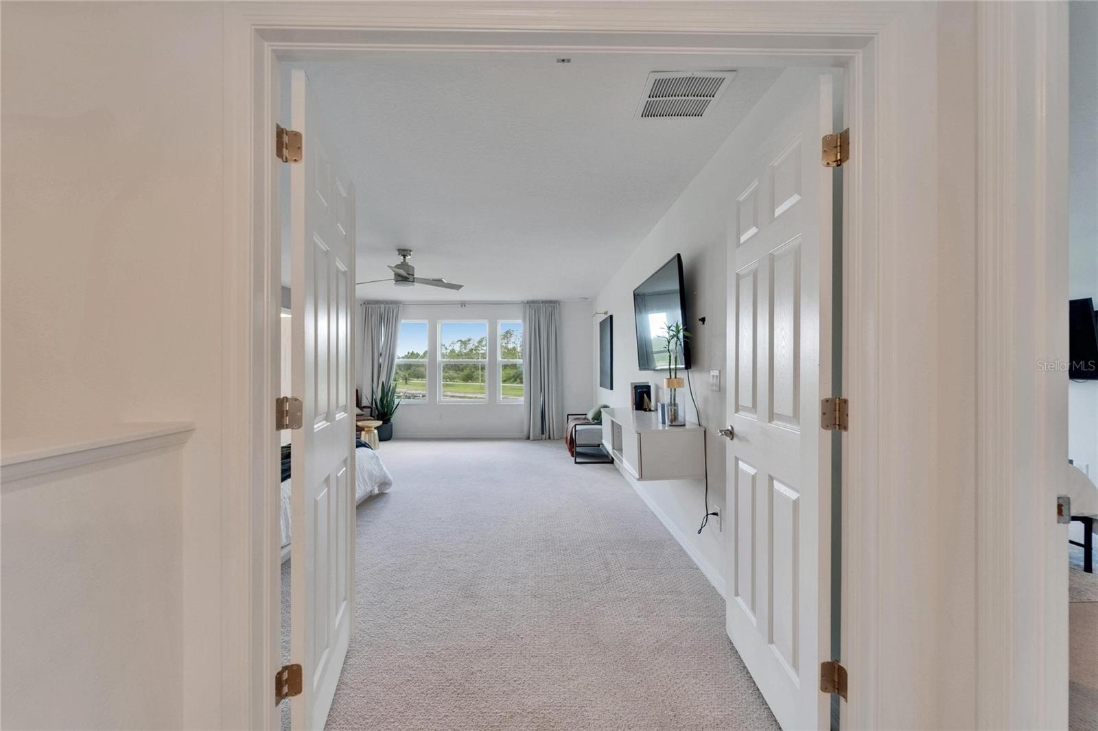 Listing photo id 40 for 7307 Gulf Cypress Avenue