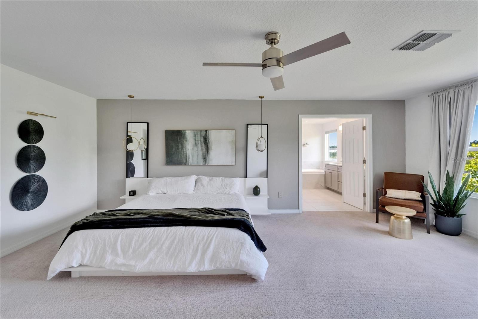 Listing photo id 43 for 7307 Gulf Cypress Avenue