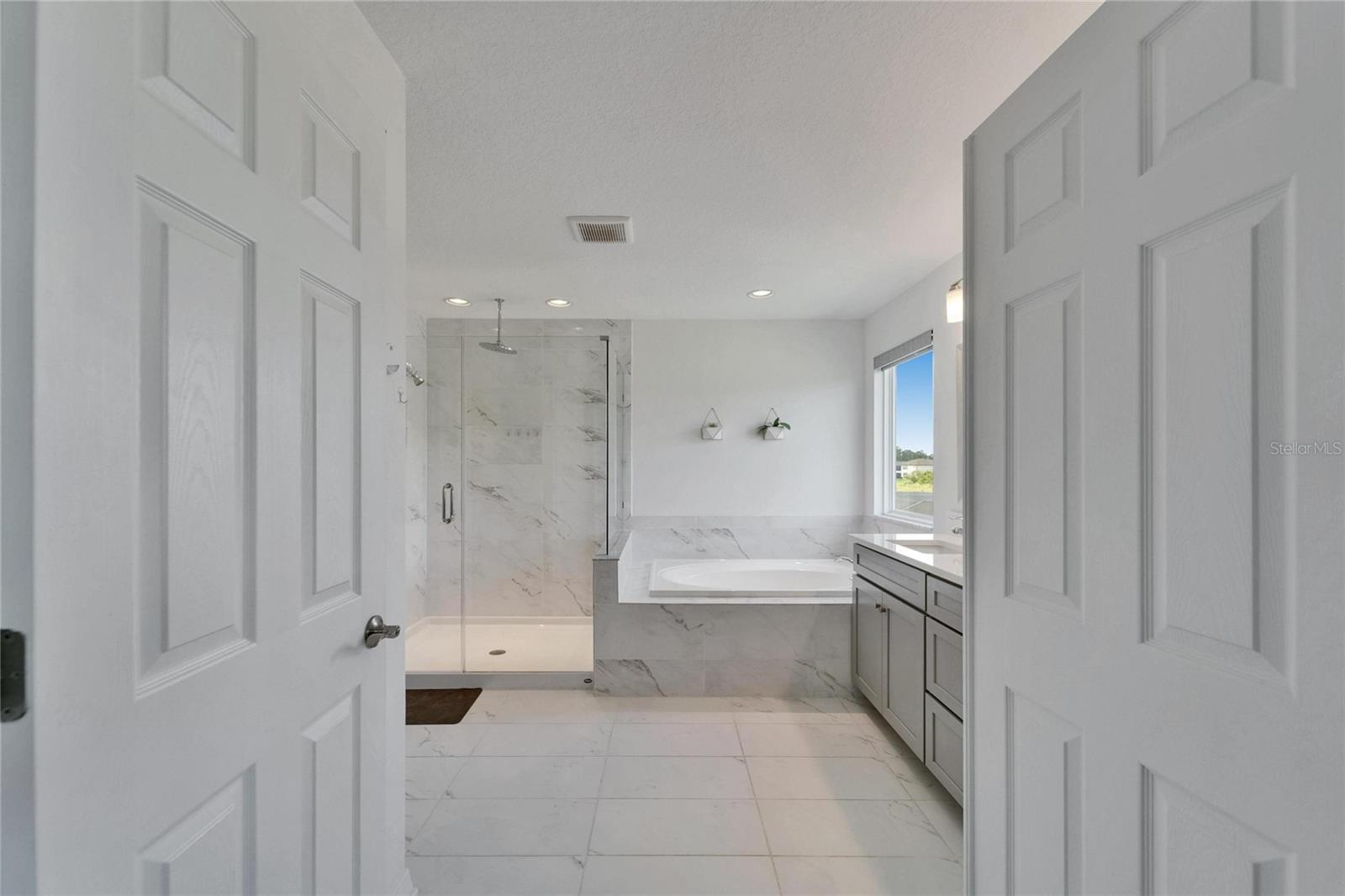 Listing photo id 46 for 7307 Gulf Cypress Avenue