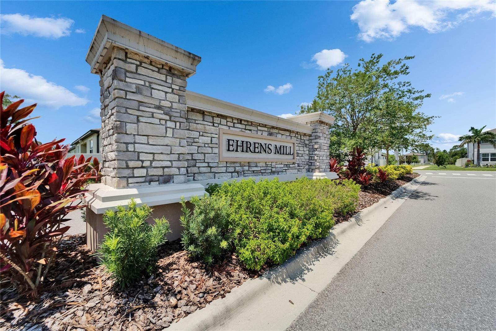 Listing photo id 3 for 7307 Gulf Cypress Avenue