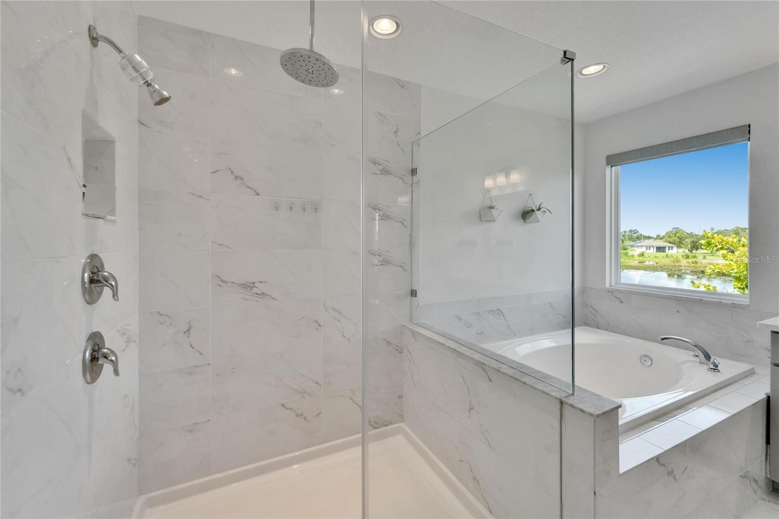 Listing photo id 49 for 7307 Gulf Cypress Avenue
