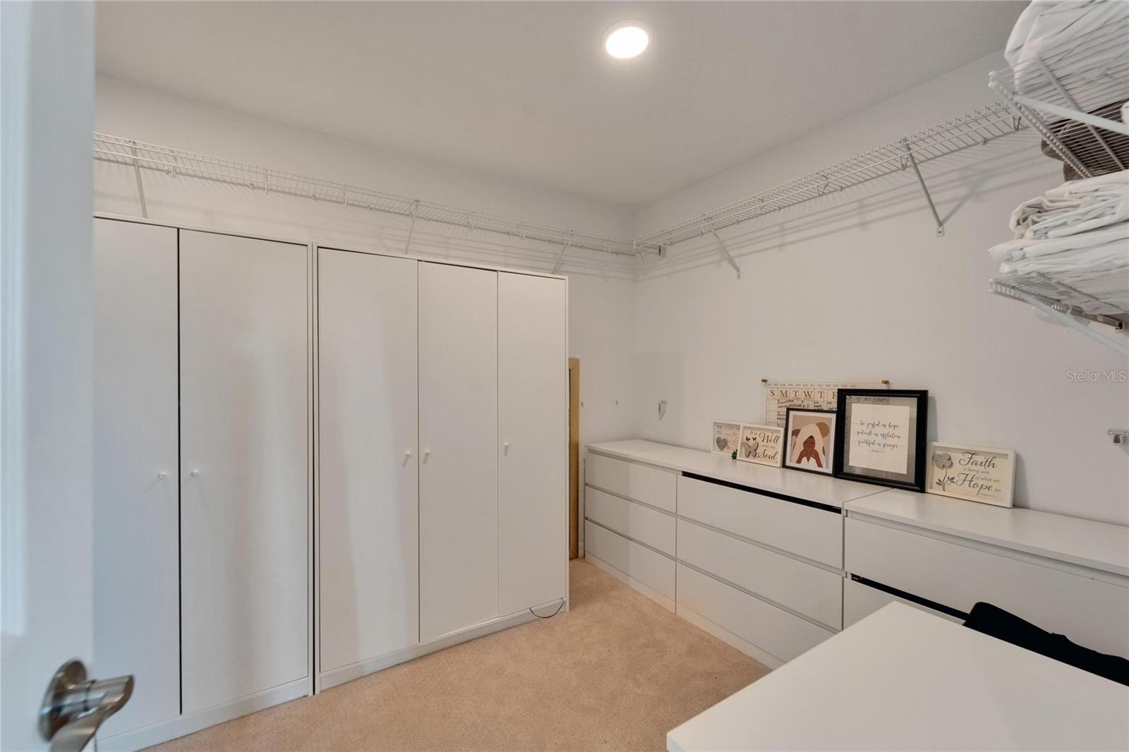 Listing photo id 50 for 7307 Gulf Cypress Avenue