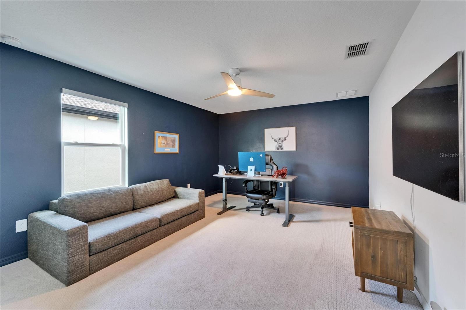 Listing photo id 51 for 7307 Gulf Cypress Avenue