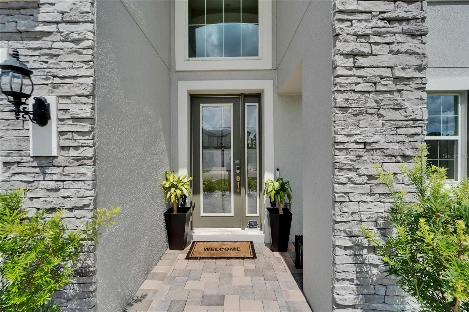 Listing photo id 4 for 7307 Gulf Cypress Avenue
