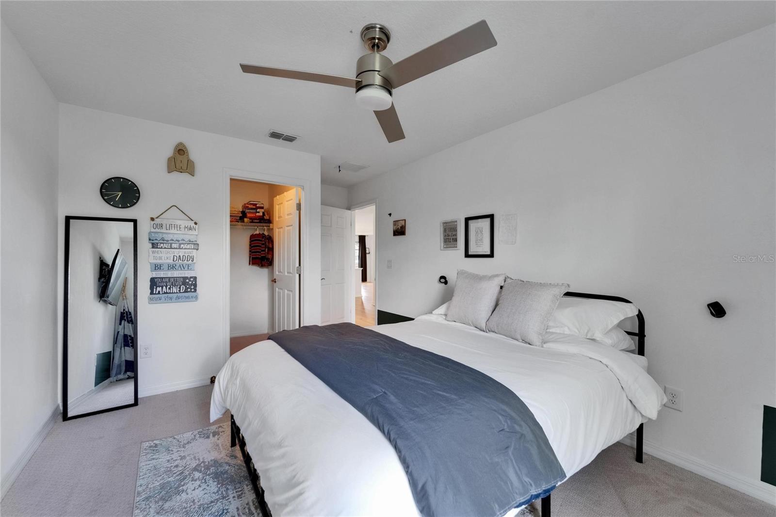 Listing photo id 61 for 7307 Gulf Cypress Avenue