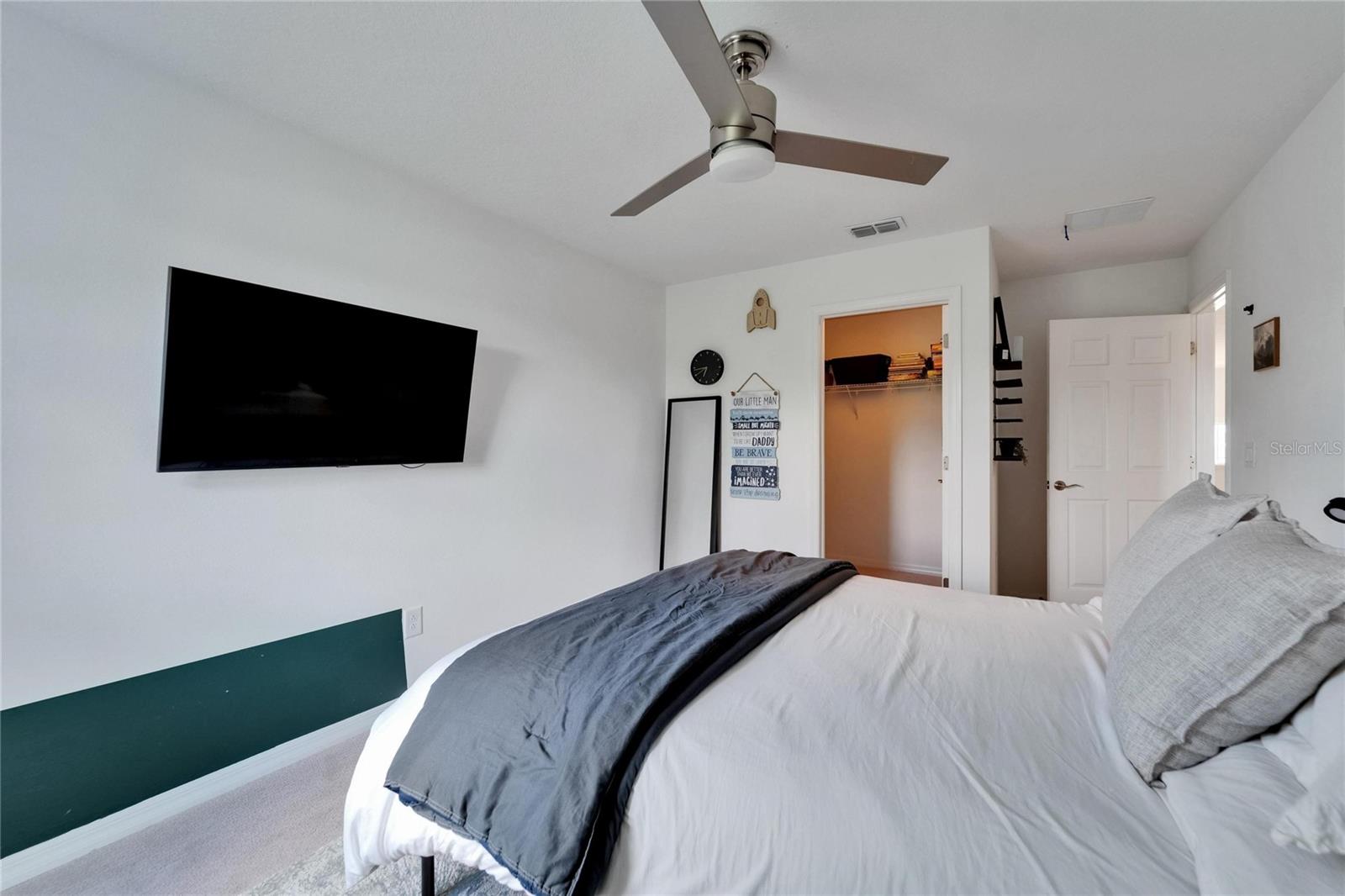 Listing photo id 62 for 7307 Gulf Cypress Avenue