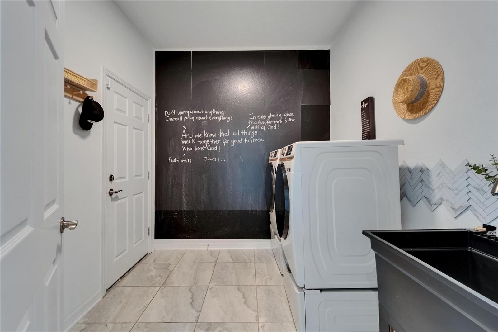Listing photo id 64 for 7307 Gulf Cypress Avenue