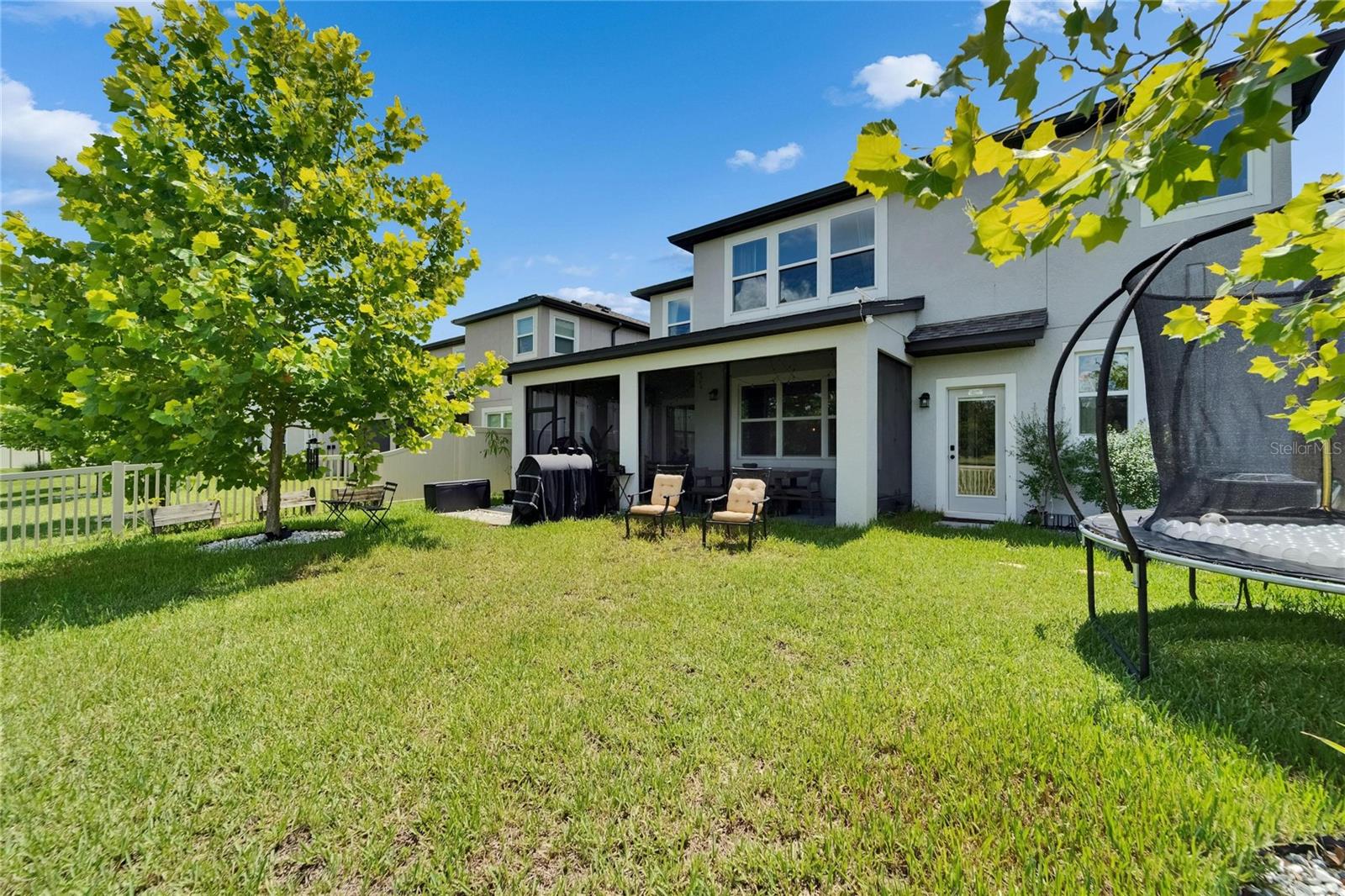 Listing photo id 74 for 7307 Gulf Cypress Avenue