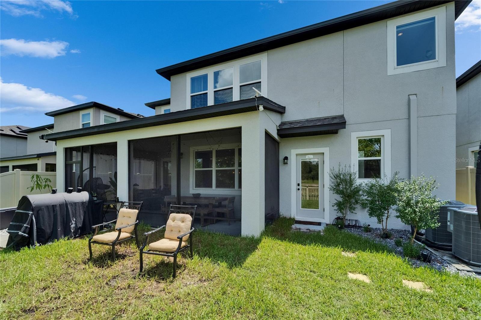 Listing photo id 75 for 7307 Gulf Cypress Avenue