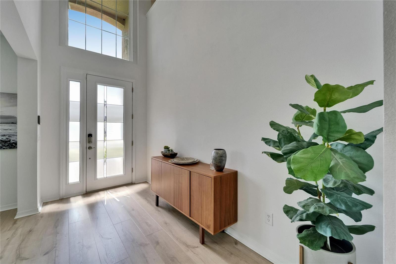 Listing photo id 6 for 7307 Gulf Cypress Avenue