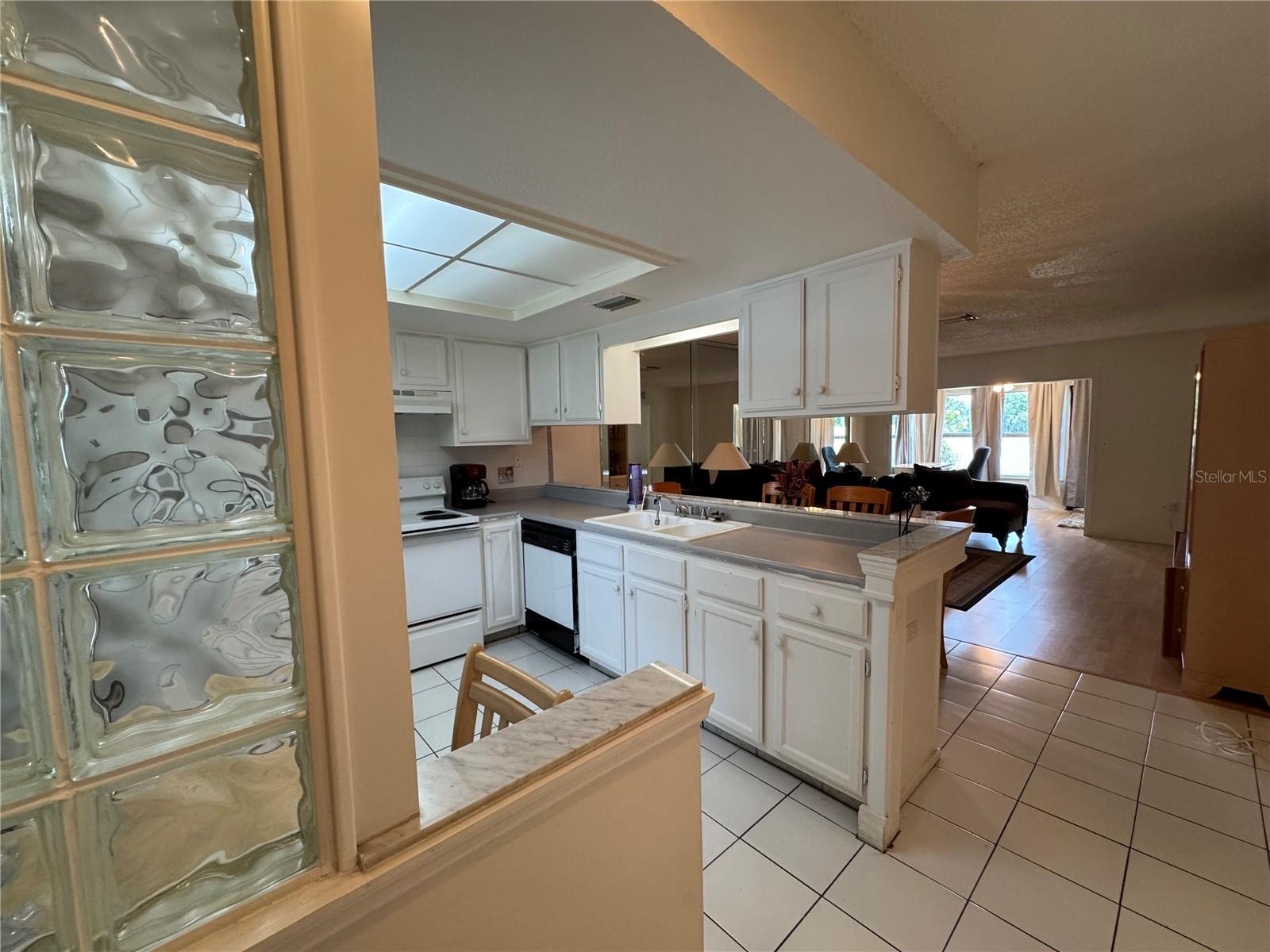 Image 4 of 36 For 2928 Bancroft Circle E B