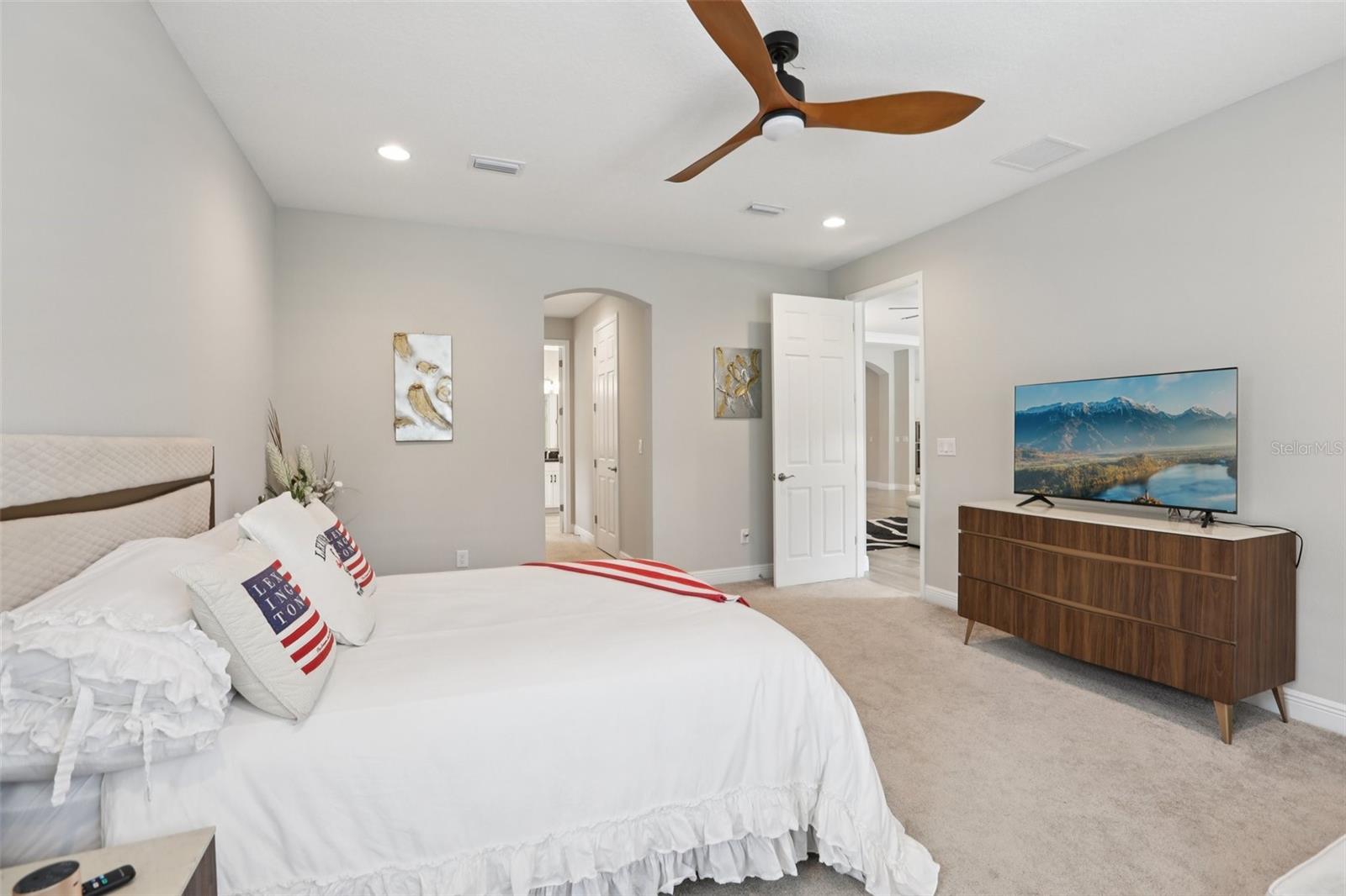 Image 17 of 42 For 5426 Wayfarer Avenue