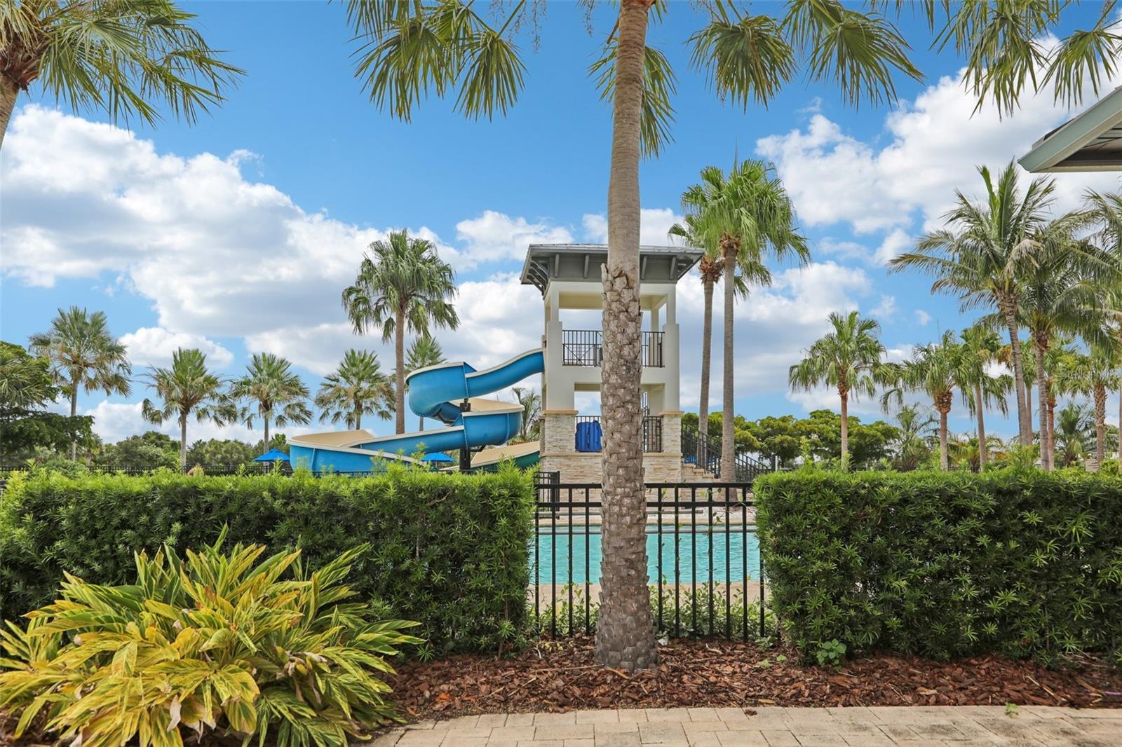Listing photo id 41 for 5426 Wayfarer Avenue