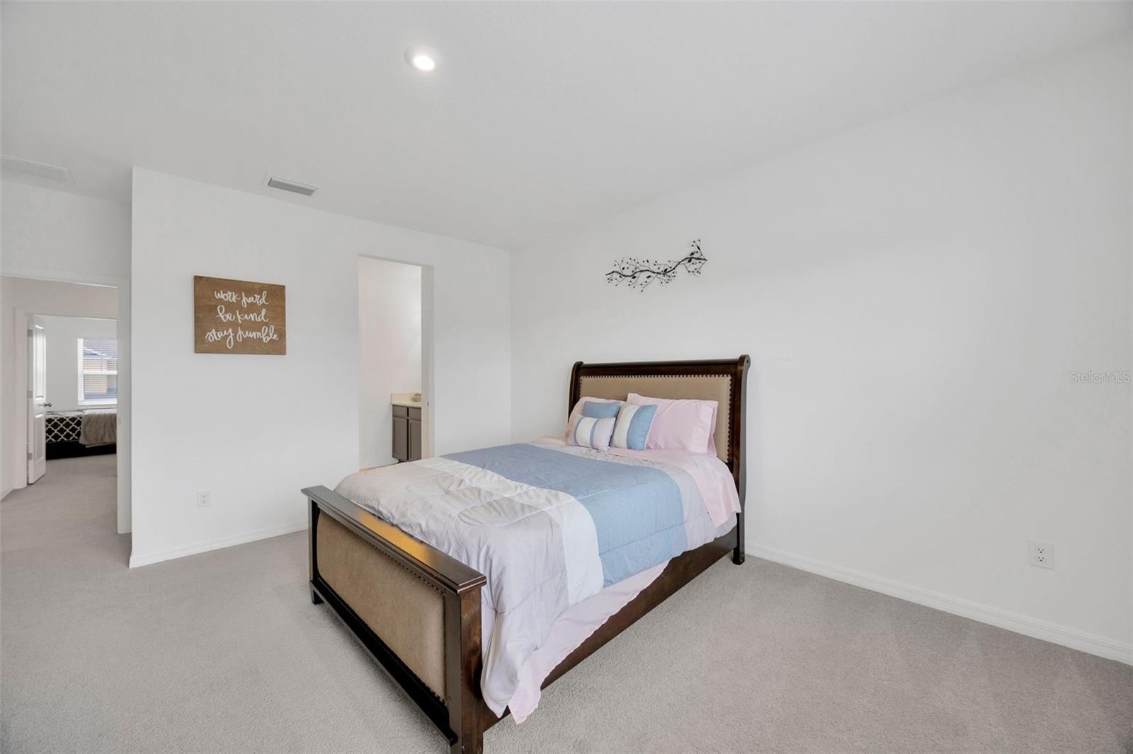 Image 36 of 61 For 7154 Bradbury Cir