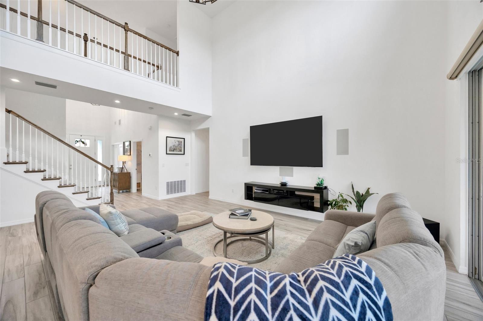 Image 7 of 61 For 7154 Bradbury Cir