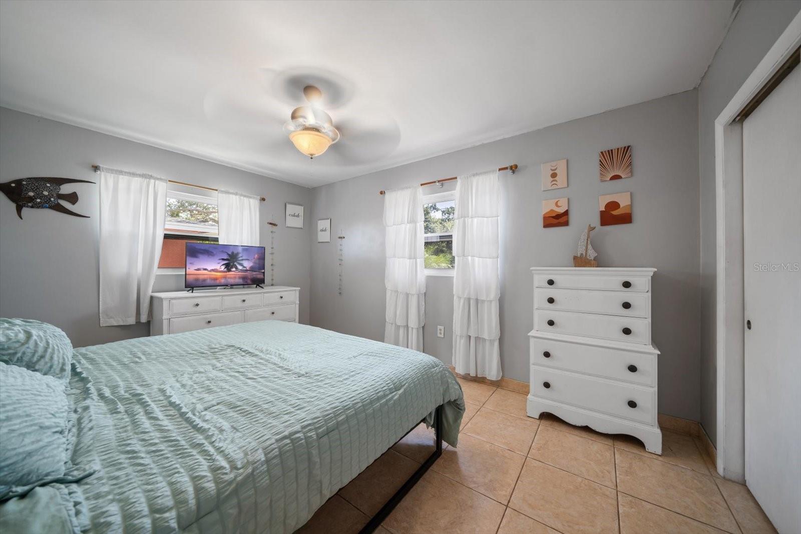 Listing photo id 13 for 1226 Robin Hood Lane