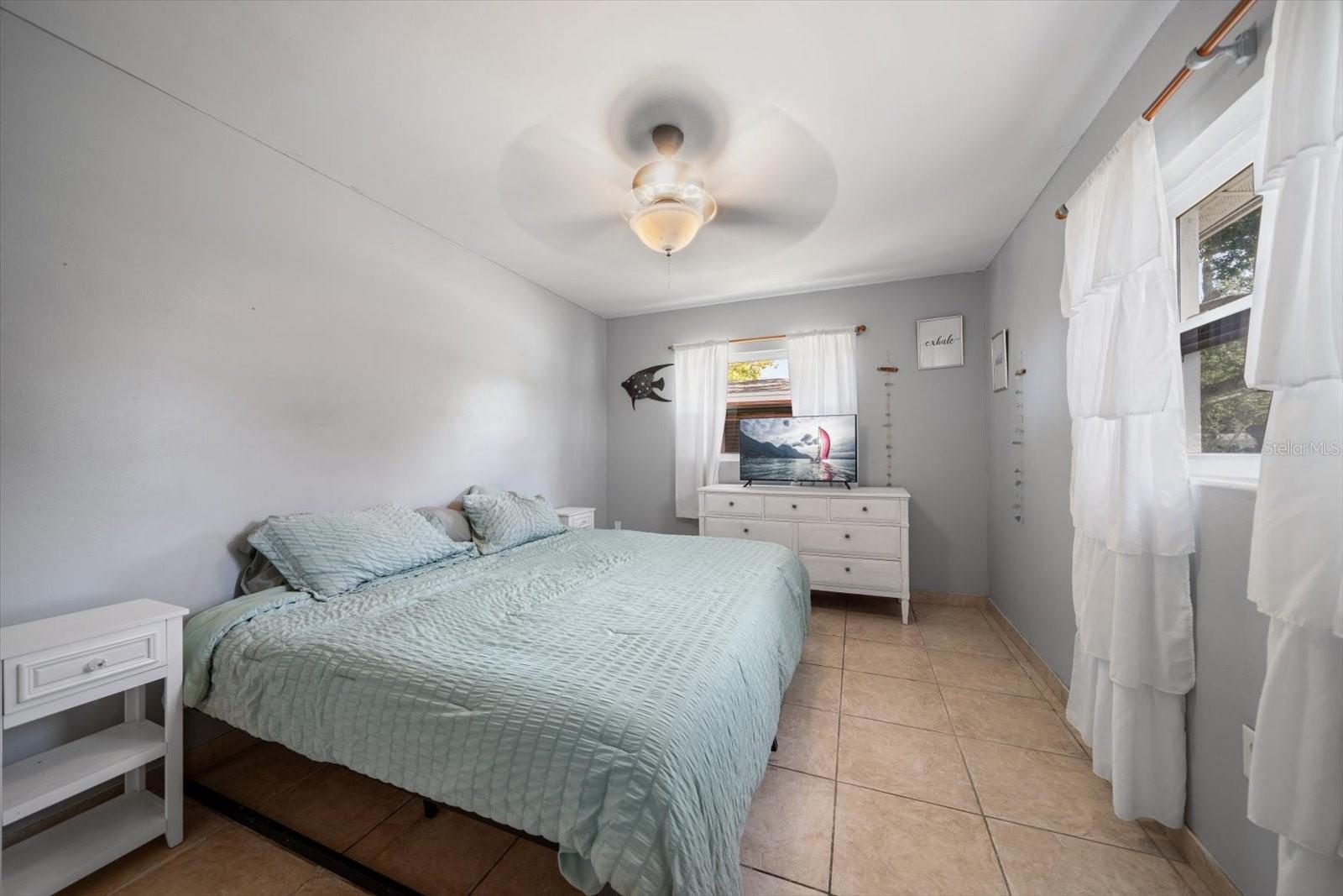 Listing photo id 14 for 1226 Robin Hood Lane