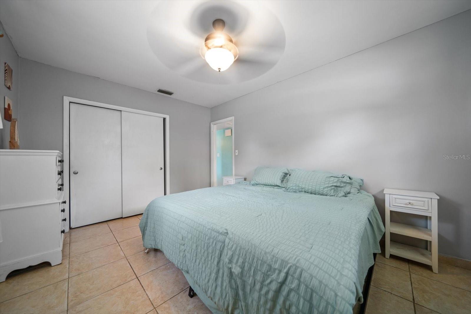 Listing photo id 15 for 1226 Robin Hood Lane