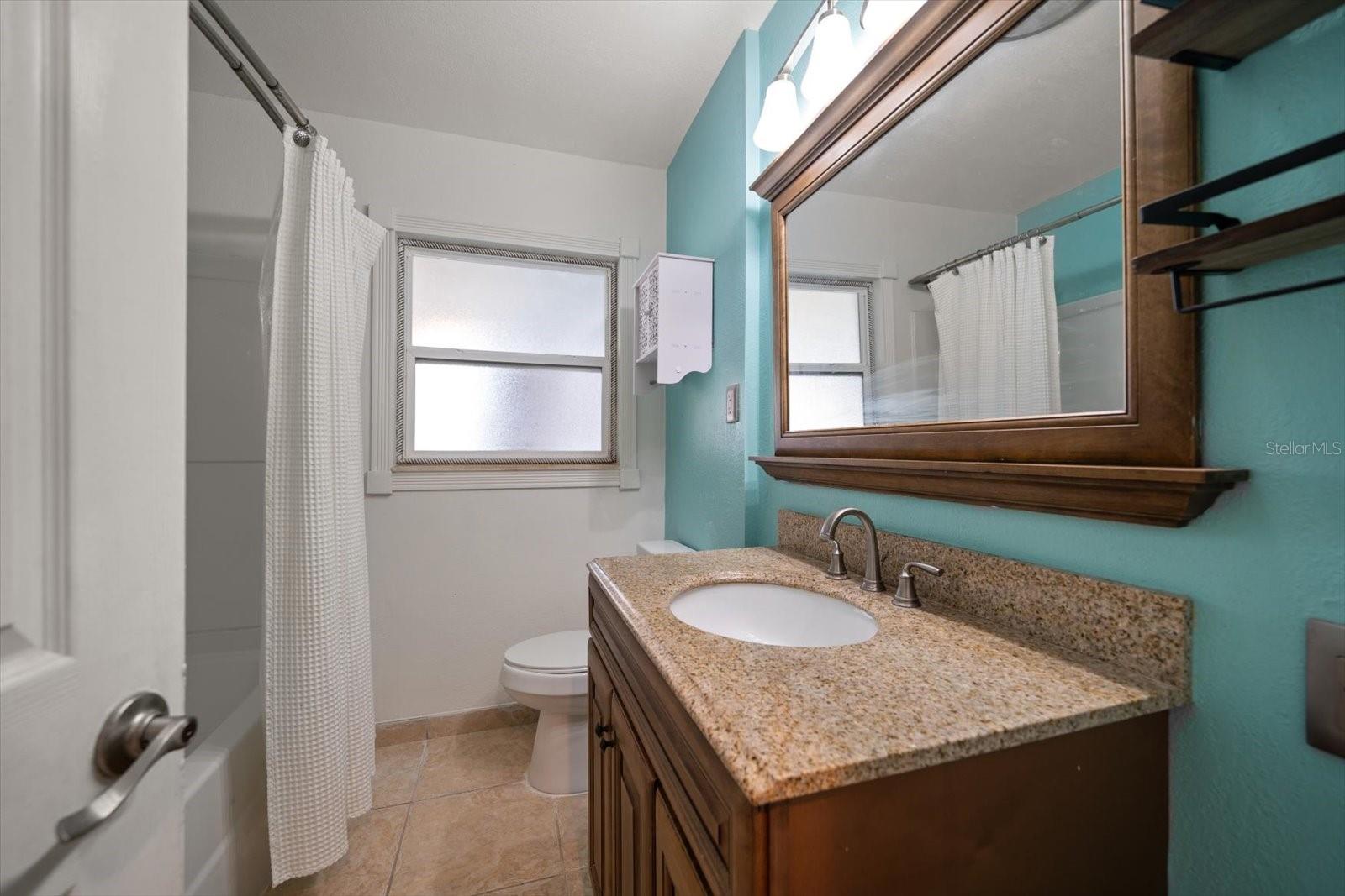 Listing photo id 16 for 1226 Robin Hood Lane