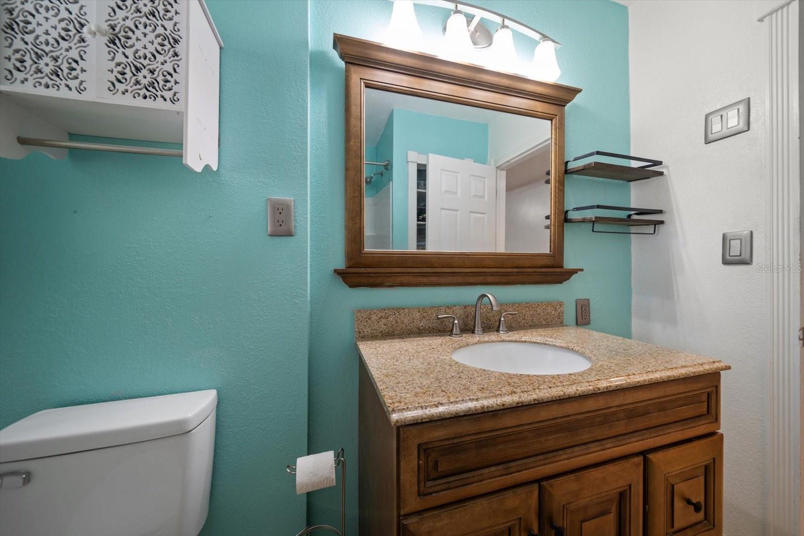 Listing photo id 17 for 1226 Robin Hood Lane