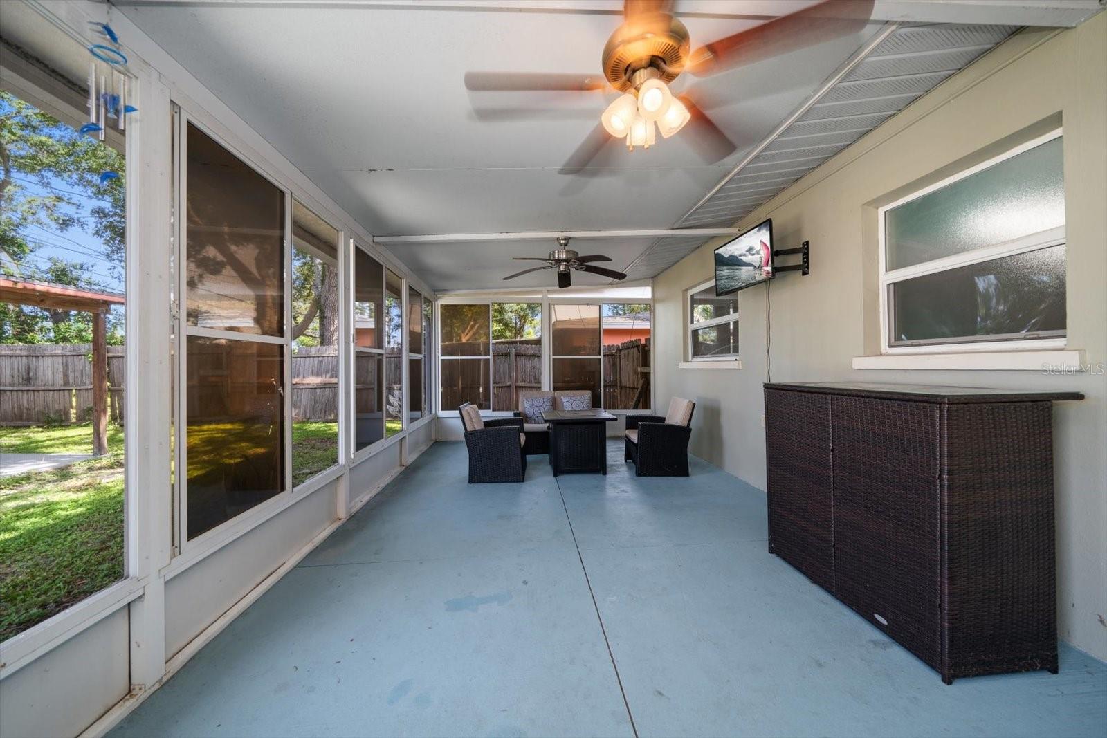 Listing photo id 28 for 1226 Robin Hood Lane