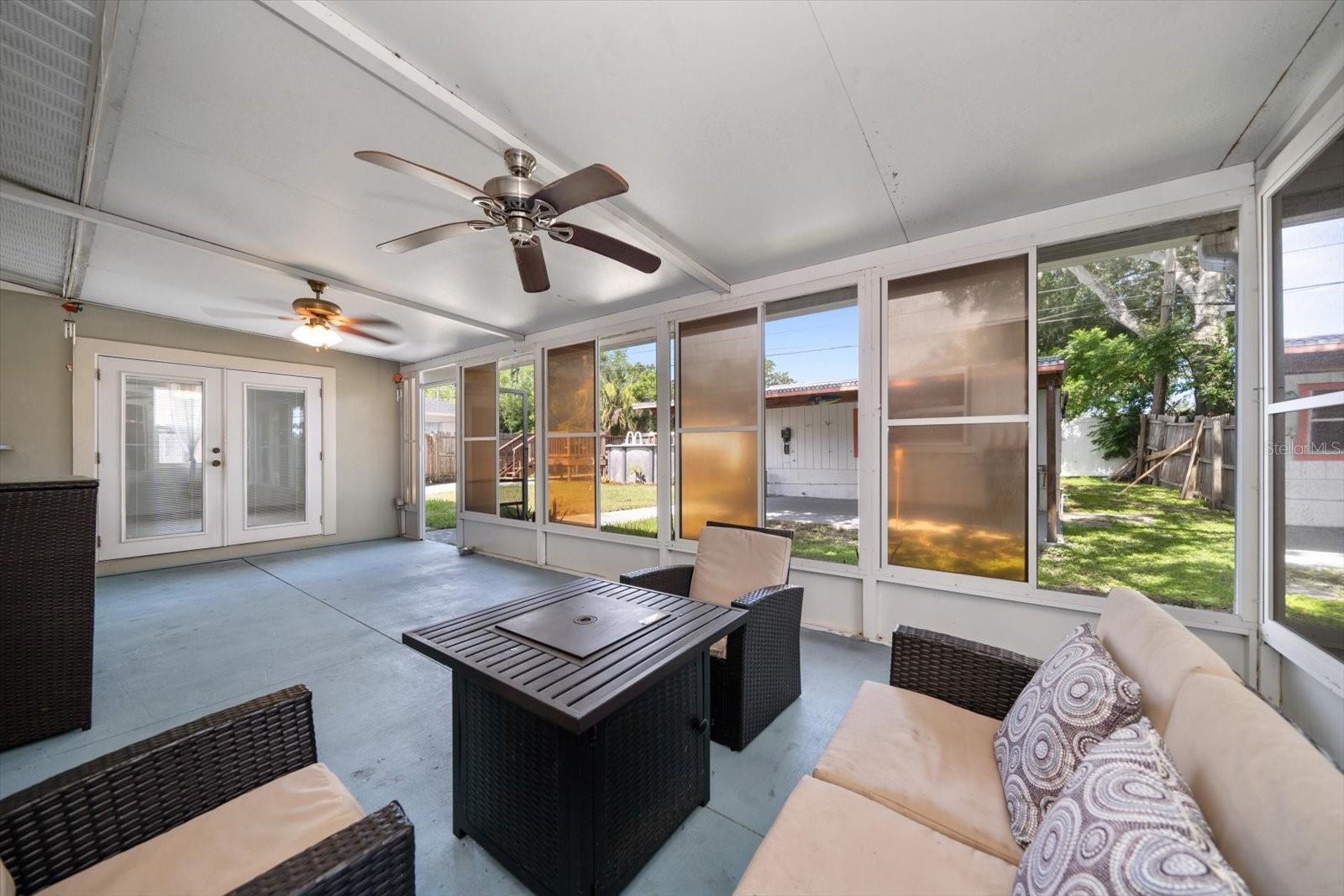 Listing photo id 31 for 1226 Robin Hood Lane