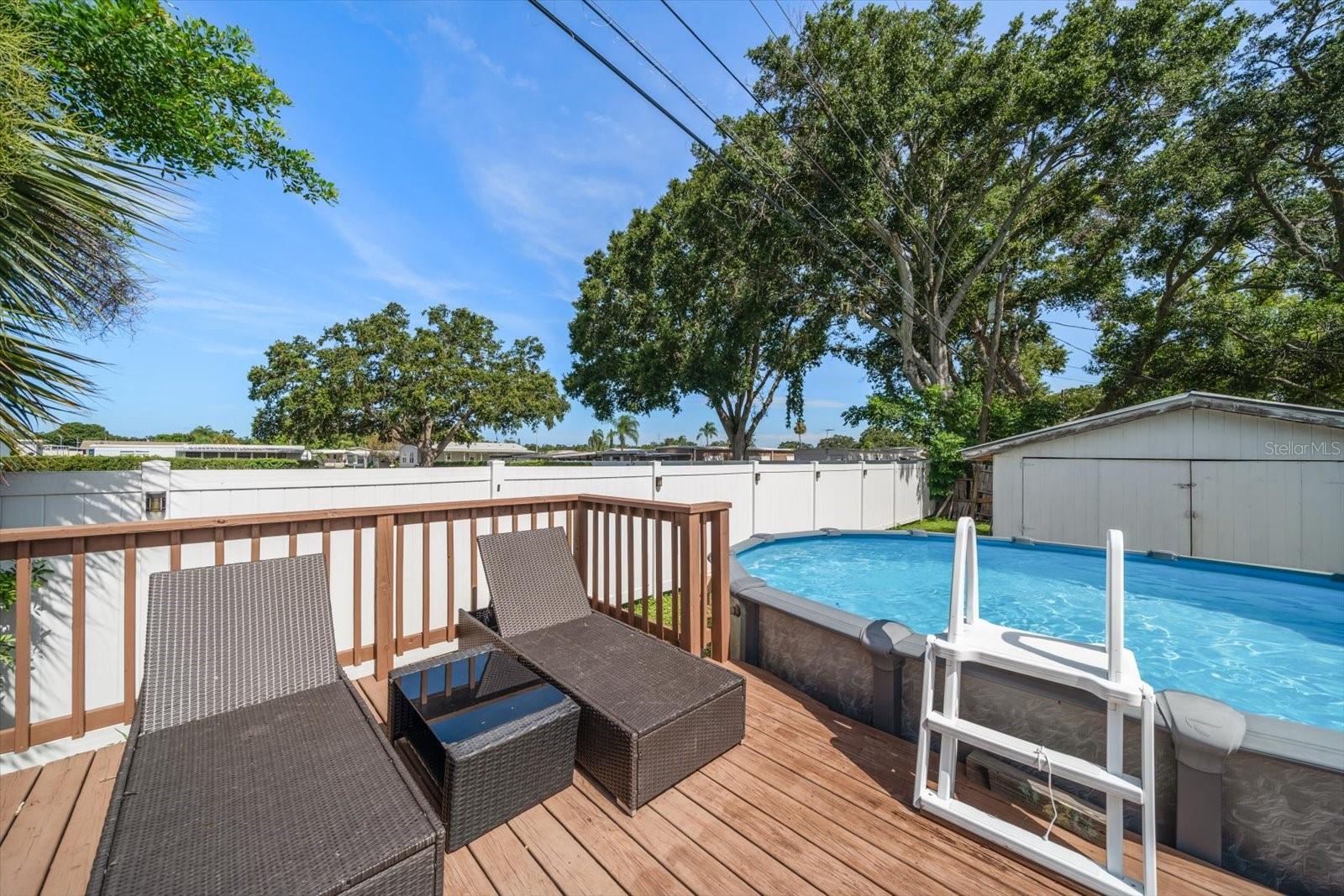 Listing photo id 35 for 1226 Robin Hood Lane