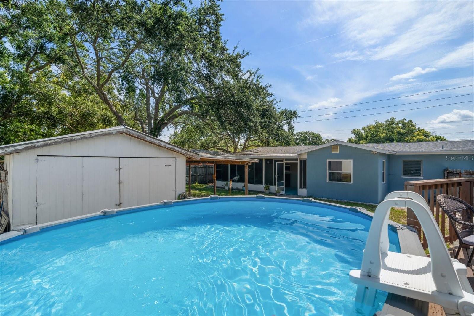 Listing photo id 37 for 1226 Robin Hood Lane