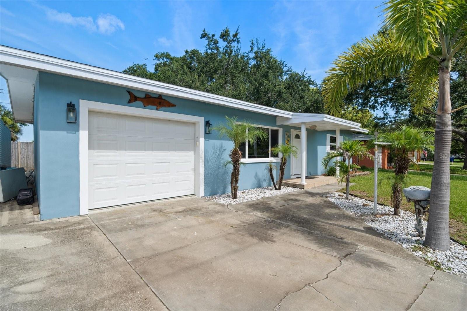 Listing photo id 50 for 1226 Robin Hood Lane