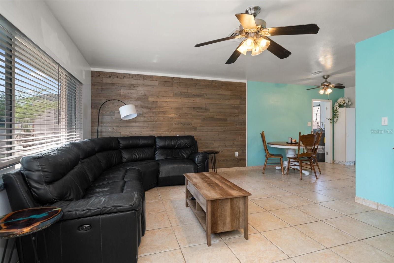 Listing photo id 4 for 1226 Robin Hood Lane