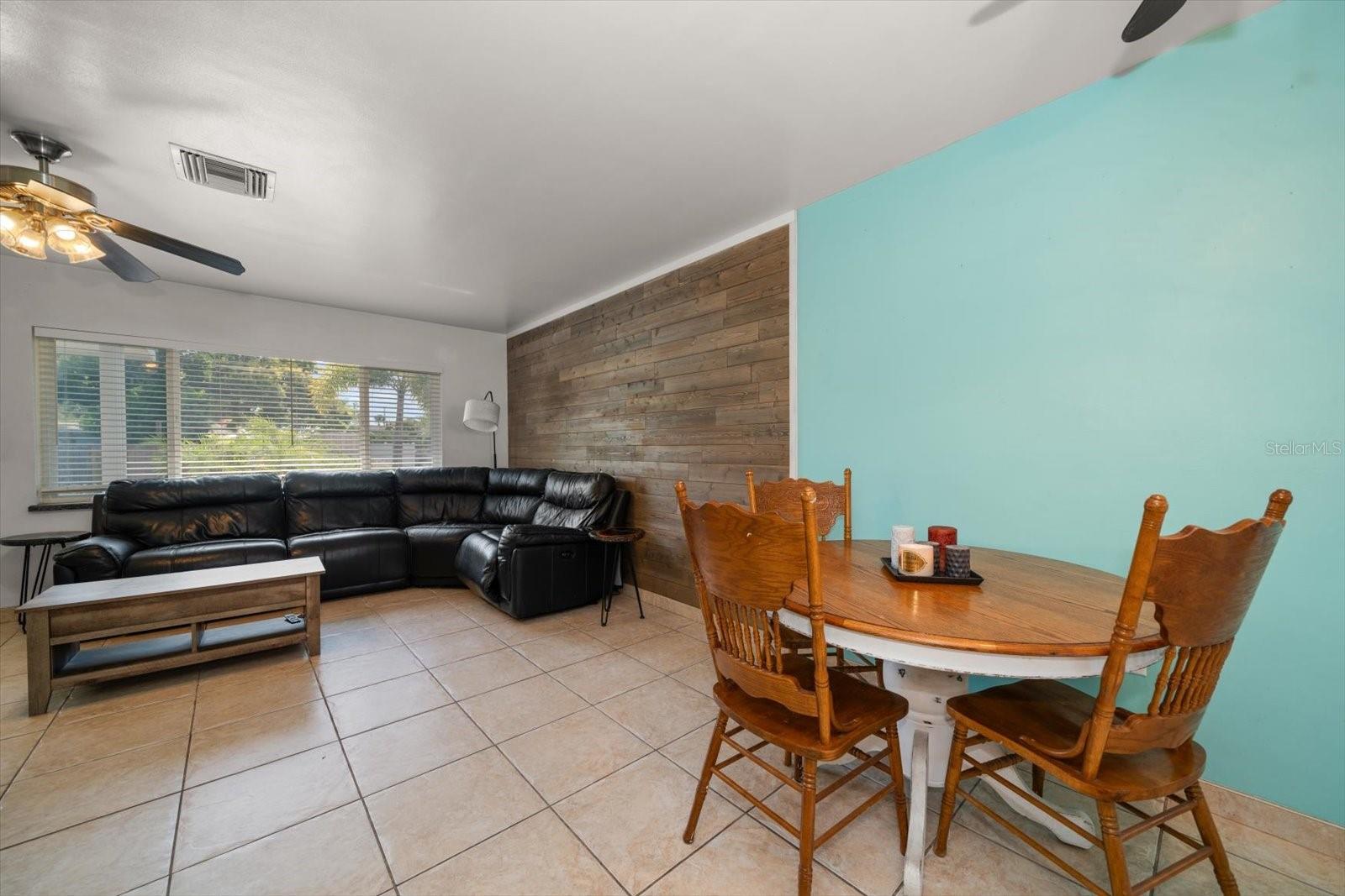 Listing photo id 6 for 1226 Robin Hood Lane