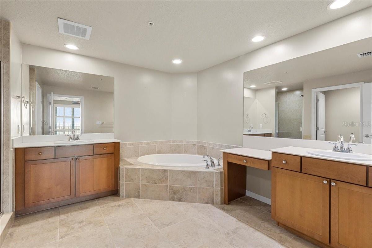 Image 24 of 34 For 10851 Mangrove Cay Lane Ne 1112