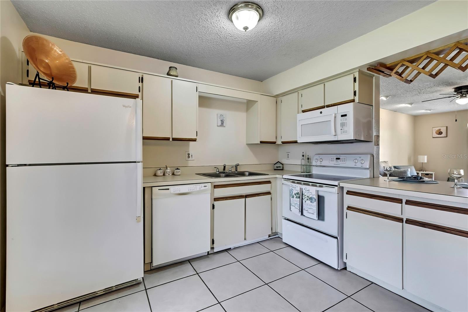Listing photo id 10 for 11901 Cypress Hill Circle