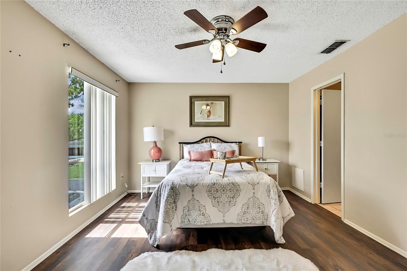 Listing photo id 16 for 11901 Cypress Hill Circle