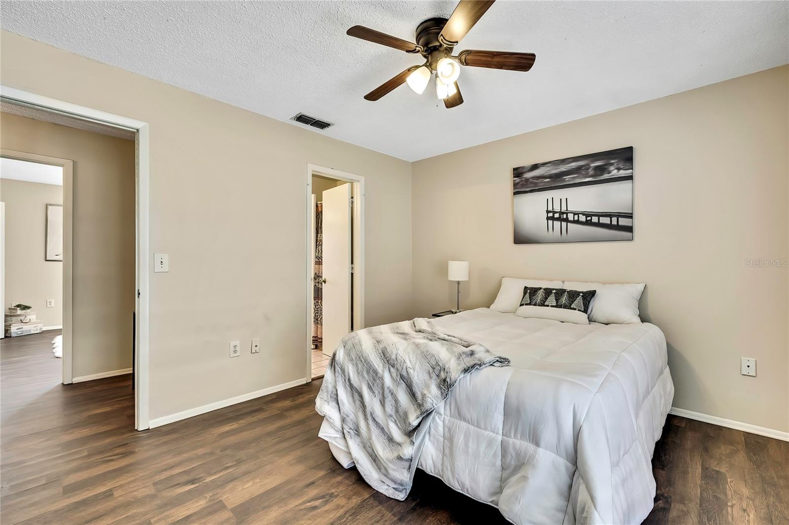 Listing photo id 23 for 11901 Cypress Hill Circle
