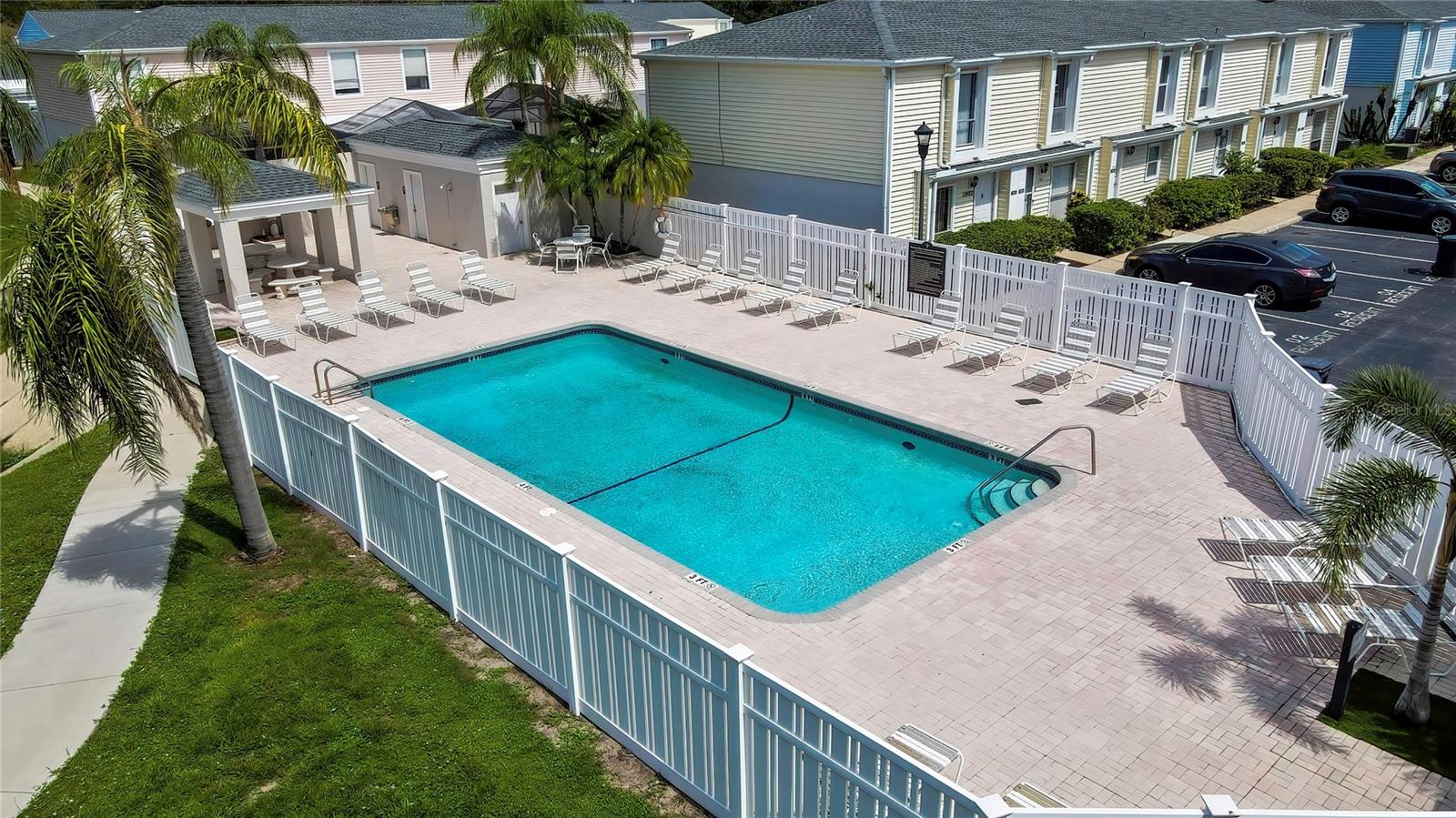 Listing photo id 31 for 11901 Cypress Hill Circle