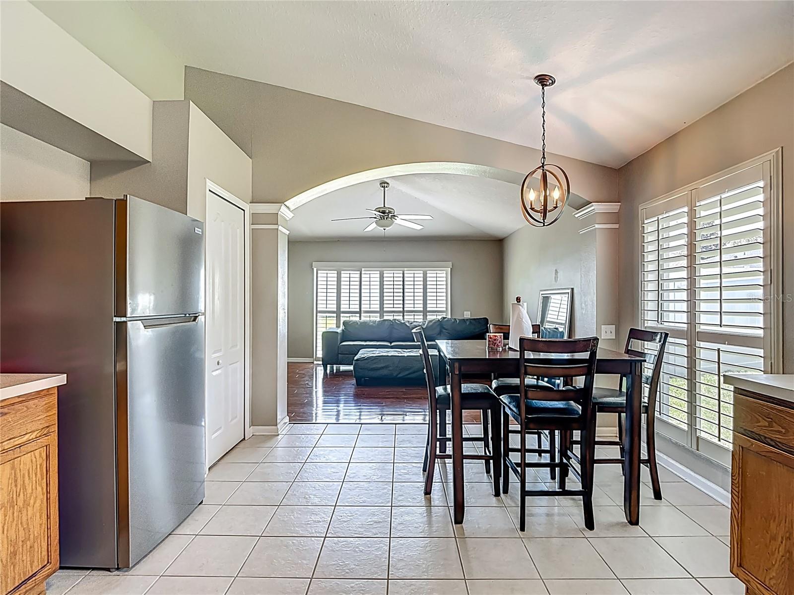 Listing photo id 20 for 30616 Lanesborough Circle