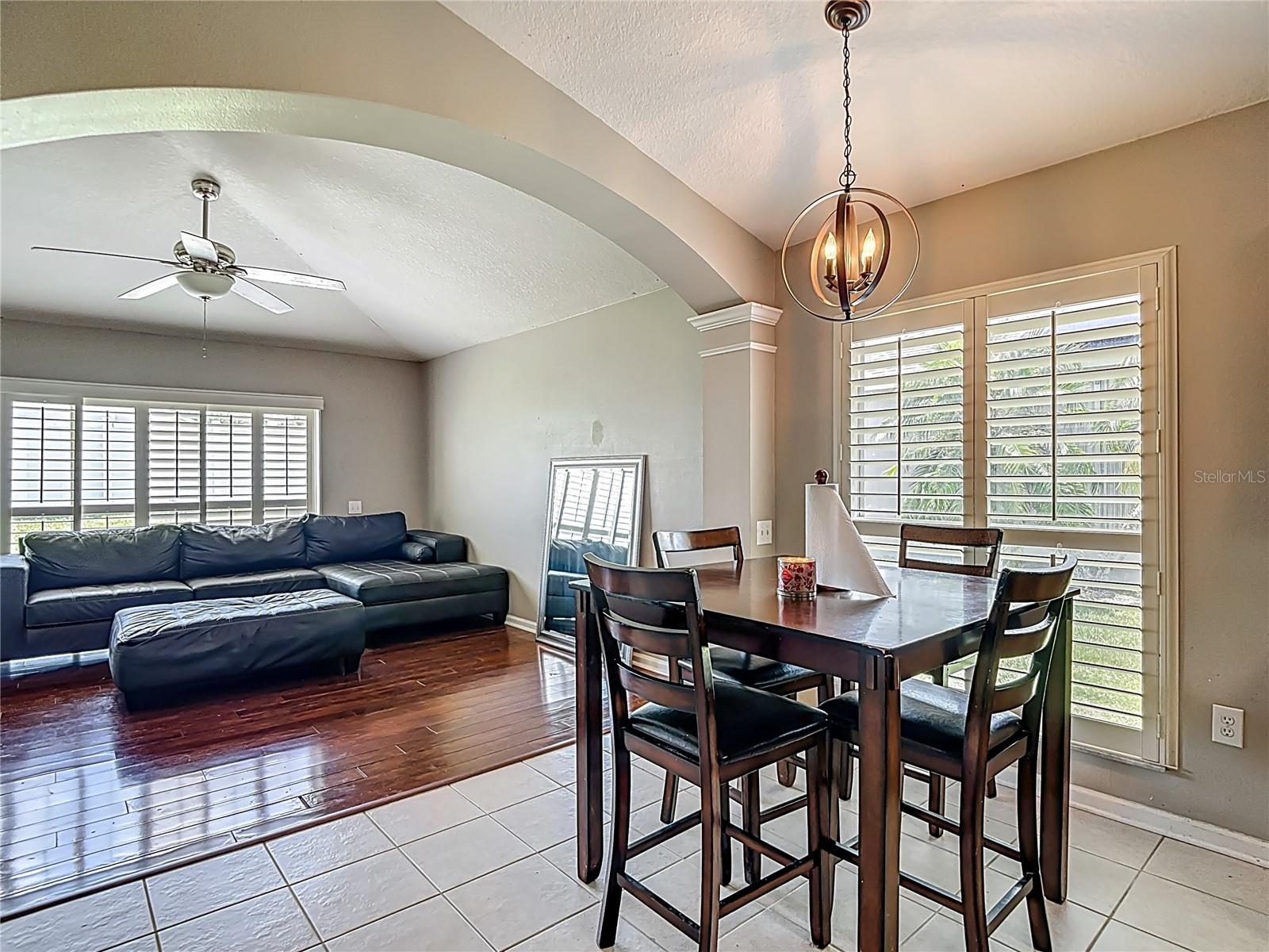 Listing photo id 21 for 30616 Lanesborough Circle
