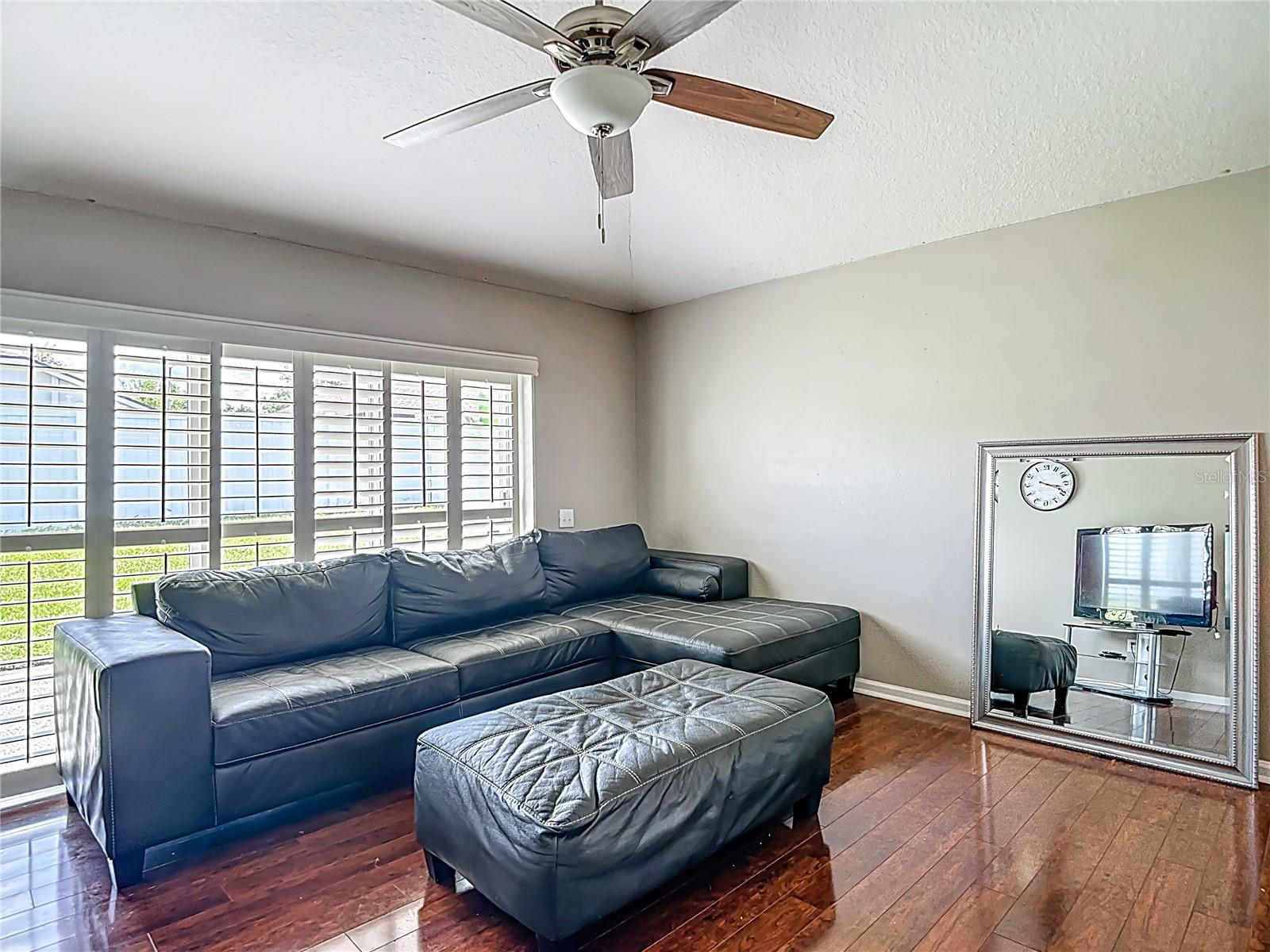 Listing photo id 26 for 30616 Lanesborough Circle