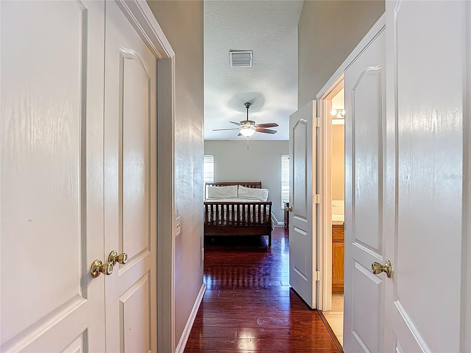 Listing photo id 29 for 30616 Lanesborough Circle