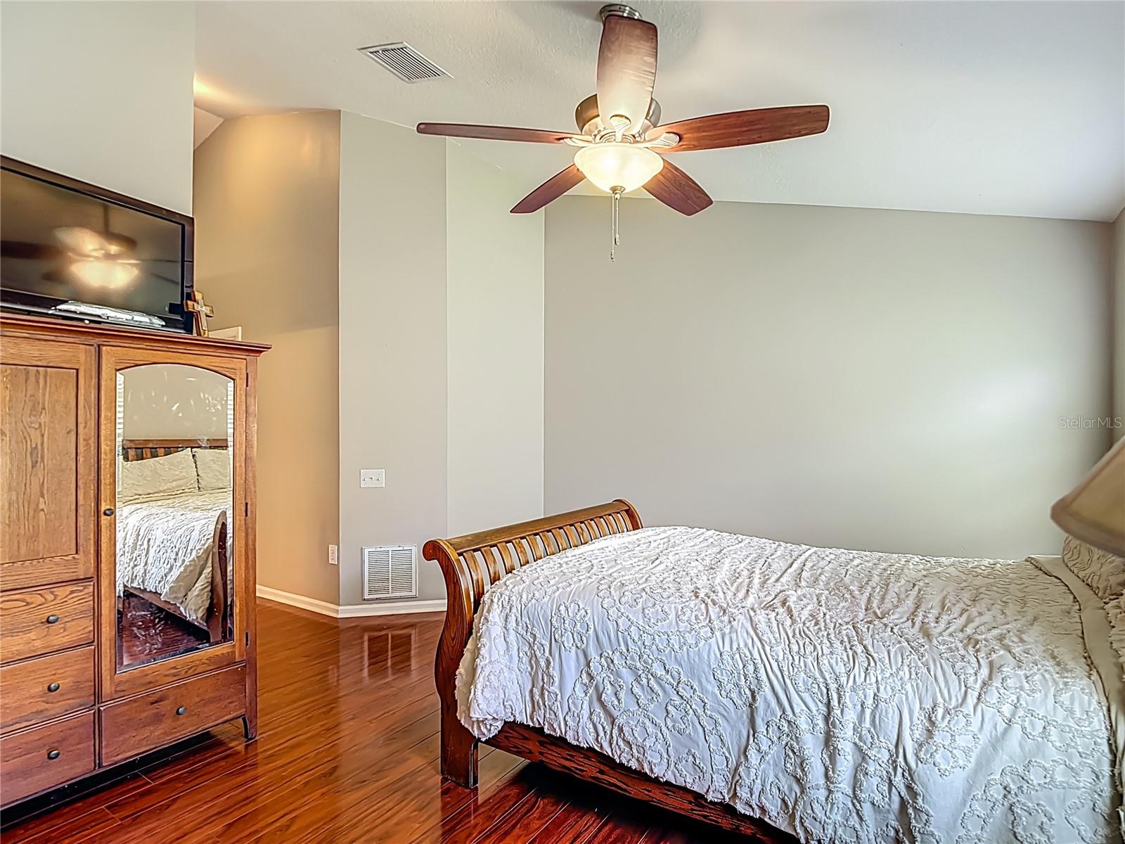 Listing photo id 34 for 30616 Lanesborough Circle