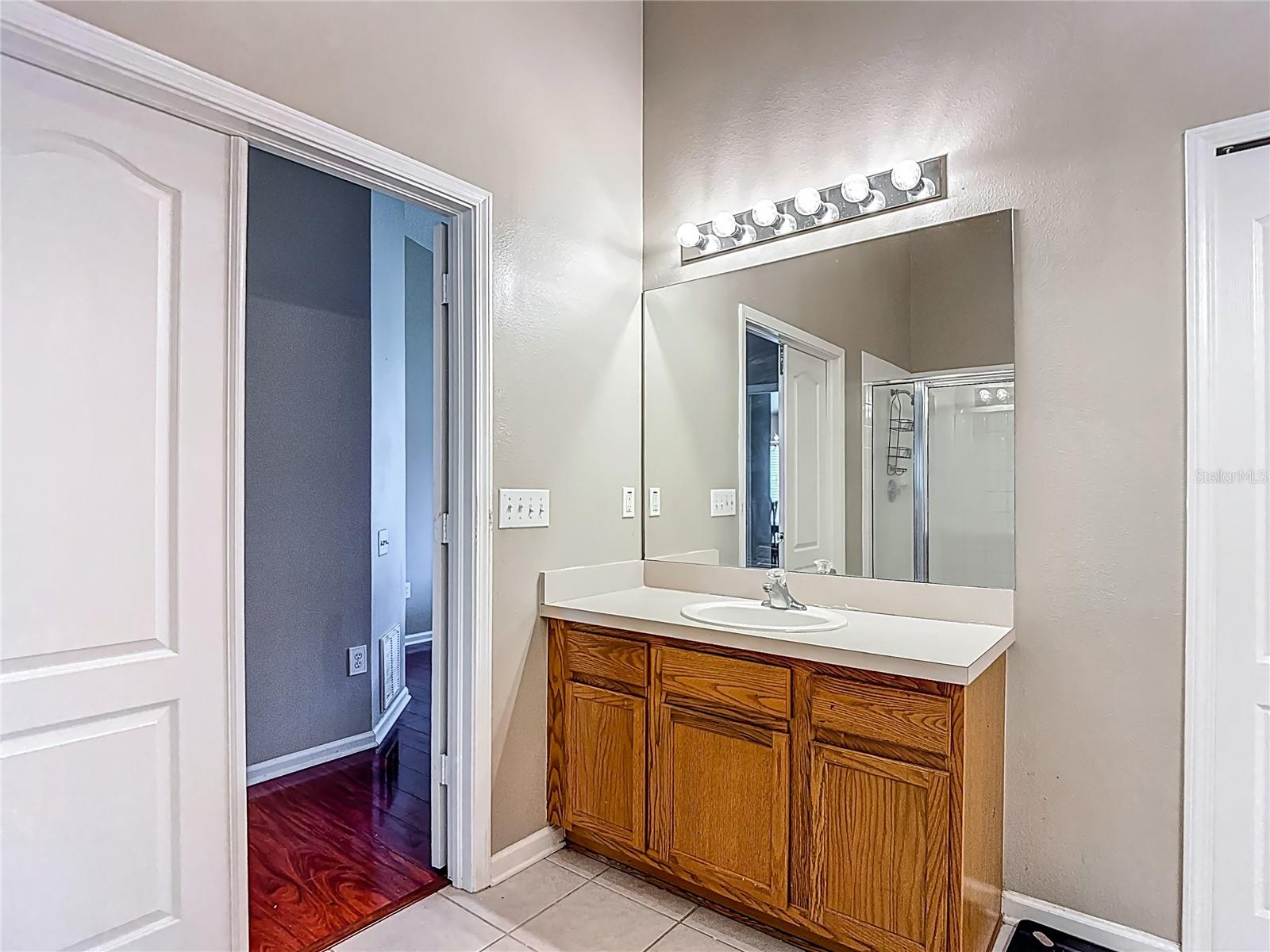 Listing photo id 40 for 30616 Lanesborough Circle