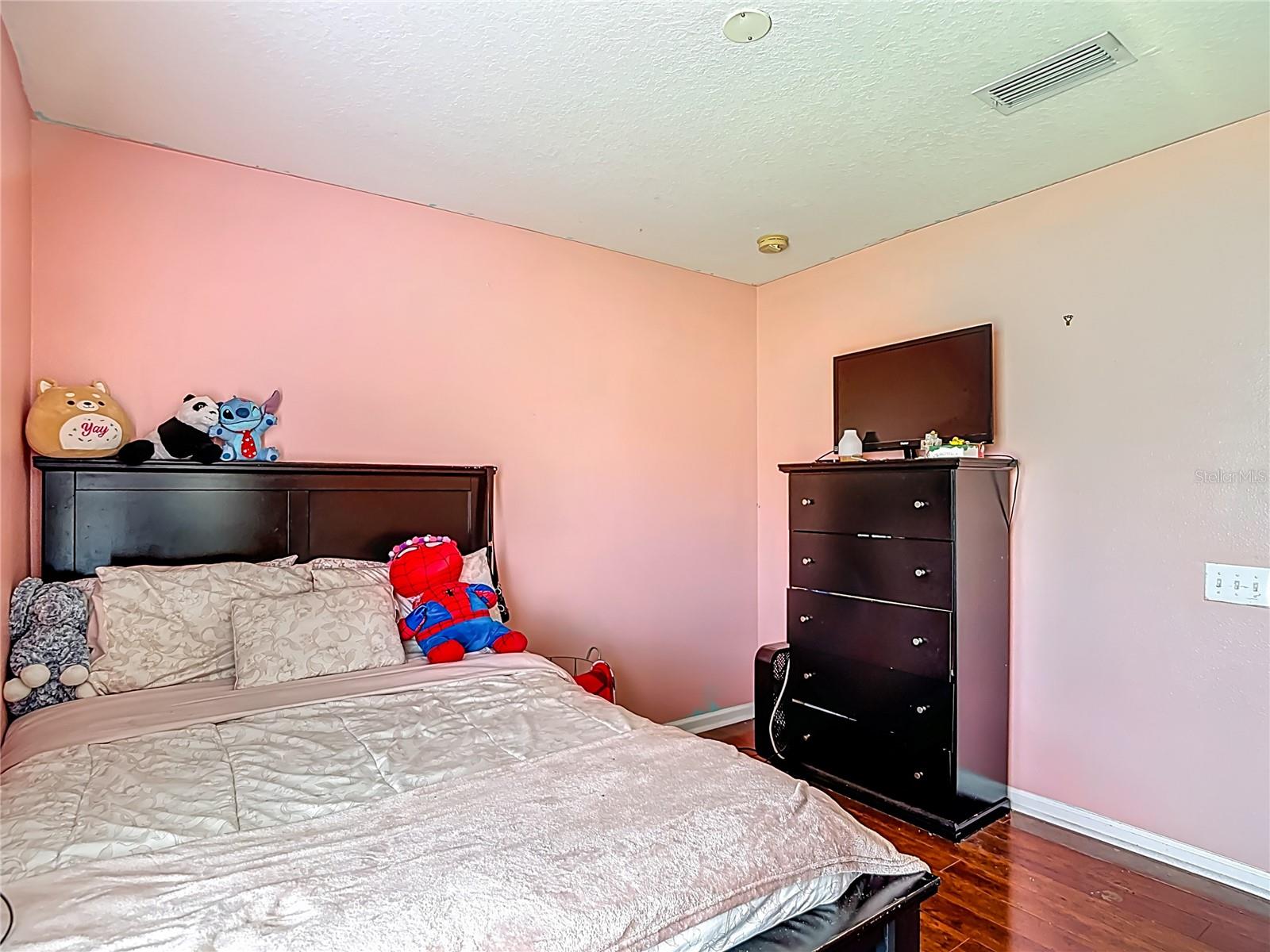Listing photo id 51 for 30616 Lanesborough Circle