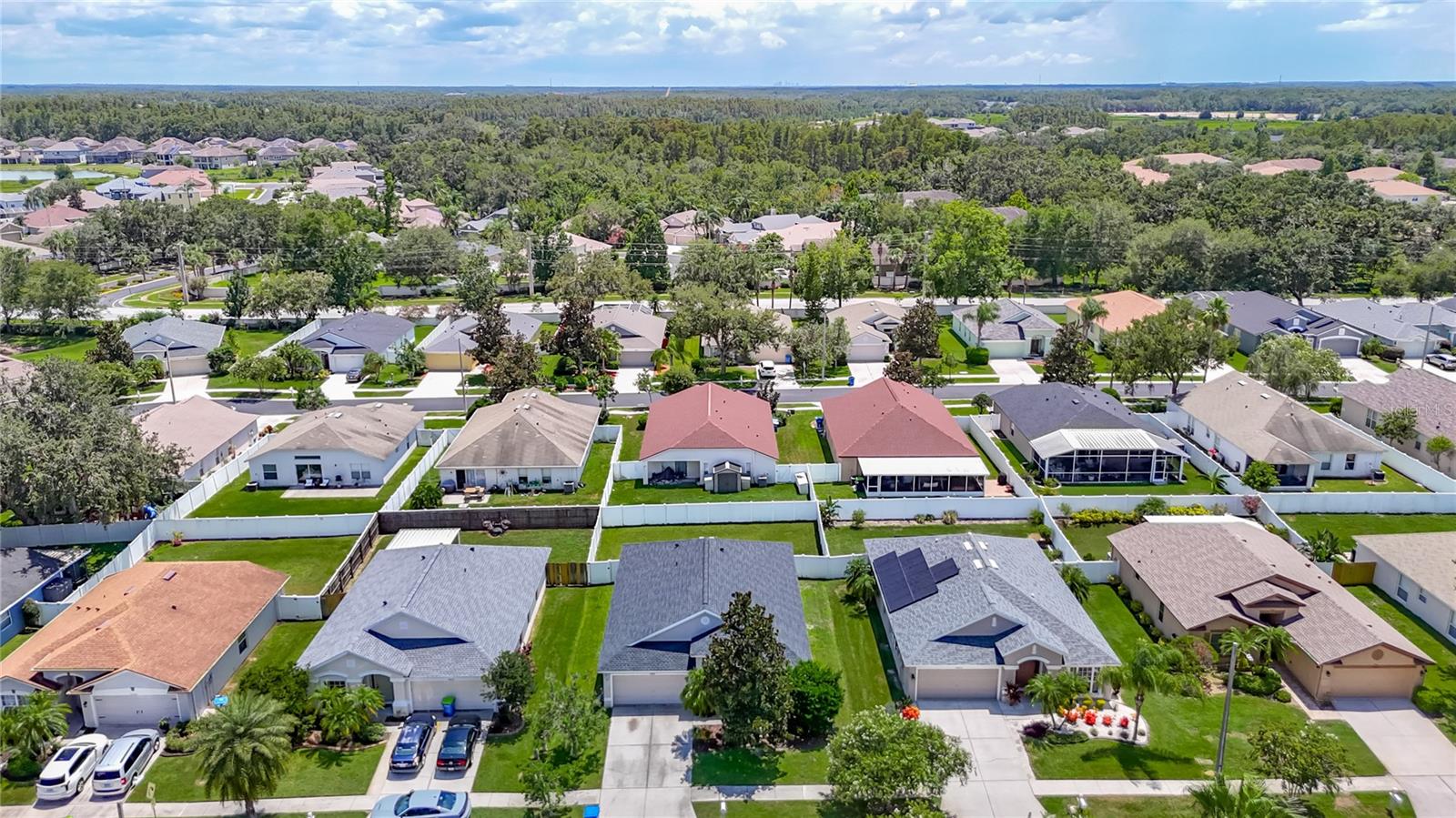 Listing photo id 53 for 30616 Lanesborough Circle