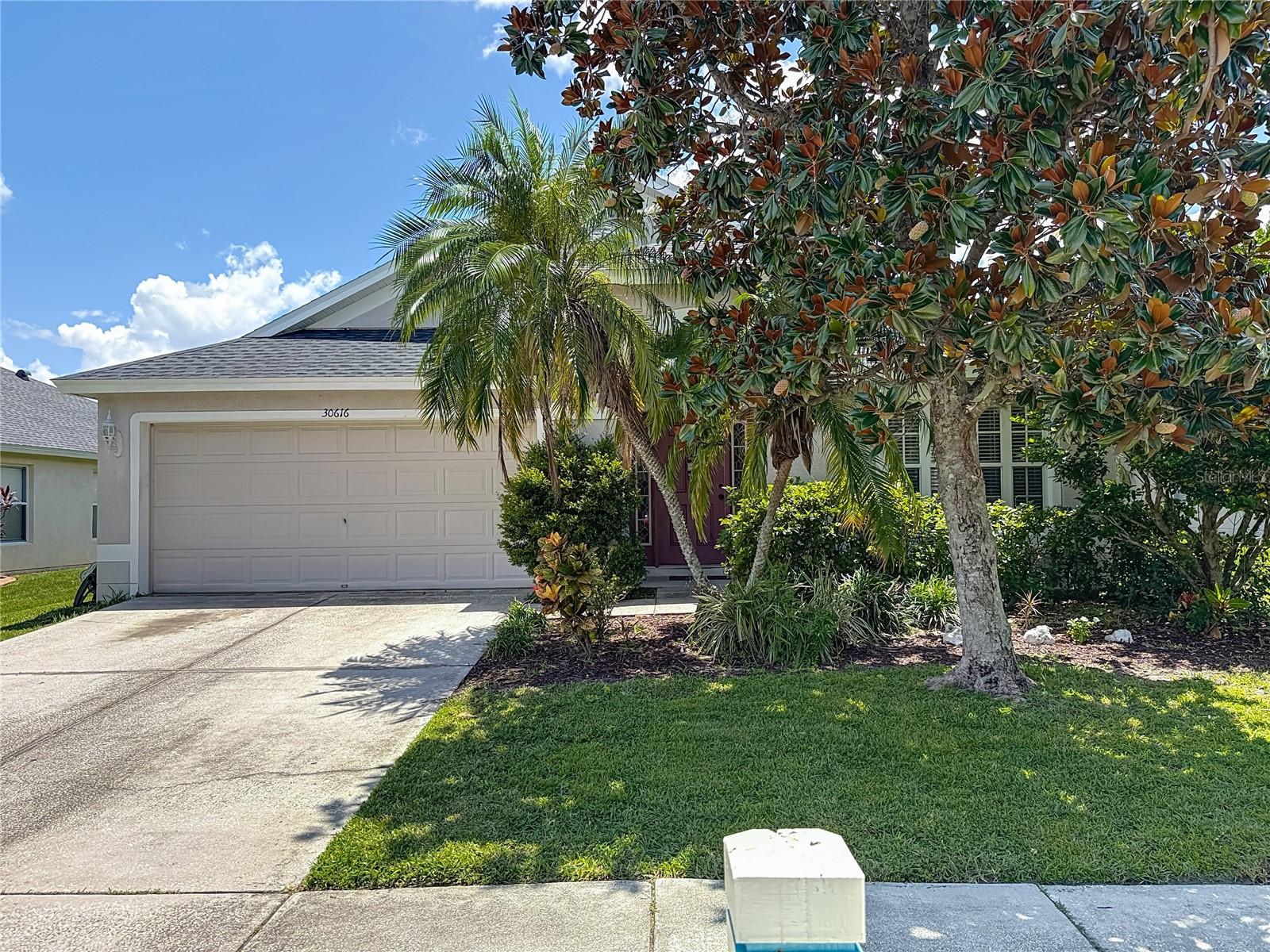 Listing photo id 57 for 30616 Lanesborough Circle