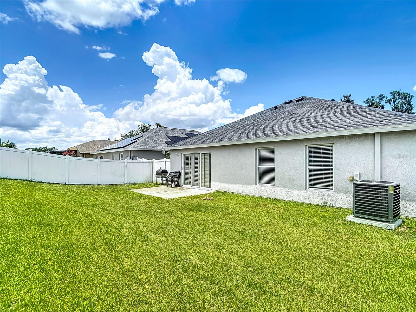Listing photo id 60 for 30616 Lanesborough Circle